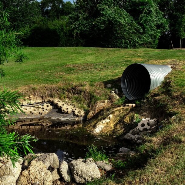 sewage-pipe-polluted-water-geedab9552_1280
